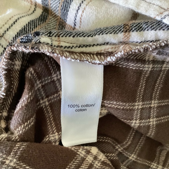 Maurices Two-Tone Brown & Cream Plaid Button-Up Flannel Shirt for women. Size XL - Picture 3 of 4